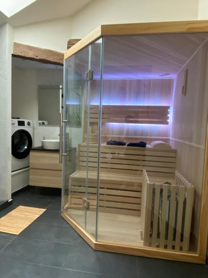 Charmant Appartement Avec Spa Fontenay-le-Comte Exterior foto